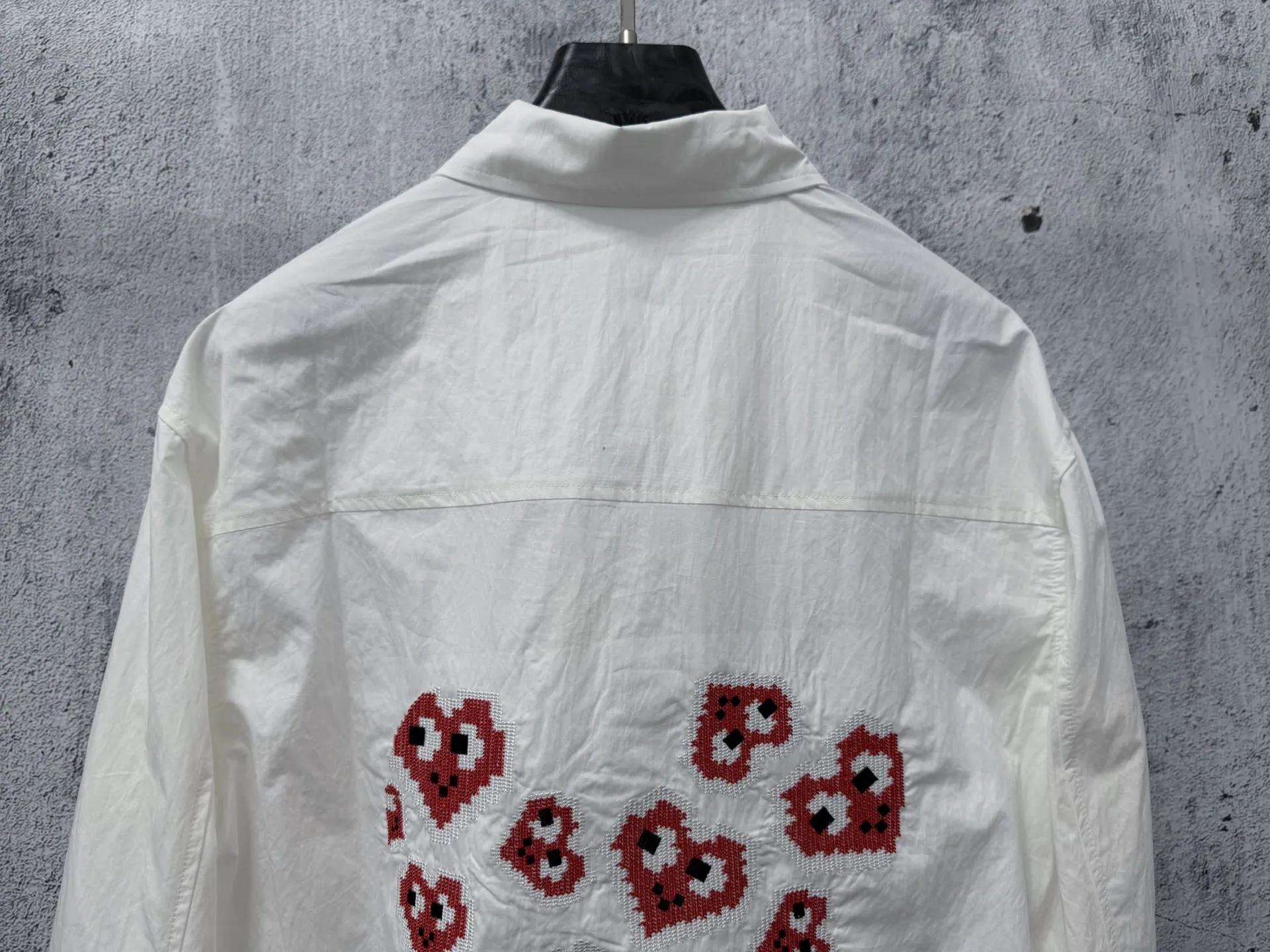 [AMI] Love SS Spring and Summer New Arrival simple long-sleeved shirt, linen cotton fabric, Classic simple design, refreshing tones, super super awesome colors, the most worth buying item this season, simple and elegant small design, fashionable must-have, super easy to control! Size：S-XL